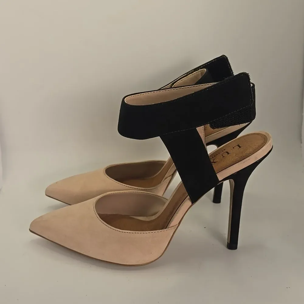 Luxe by JustFab Keane Black and Tan Pointed-Toe Suede Stilettos Heels Sz 8 Chic